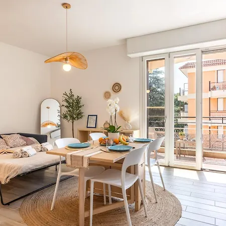 Apartmán 200 Meters From The Sea - Private Covered Parking *